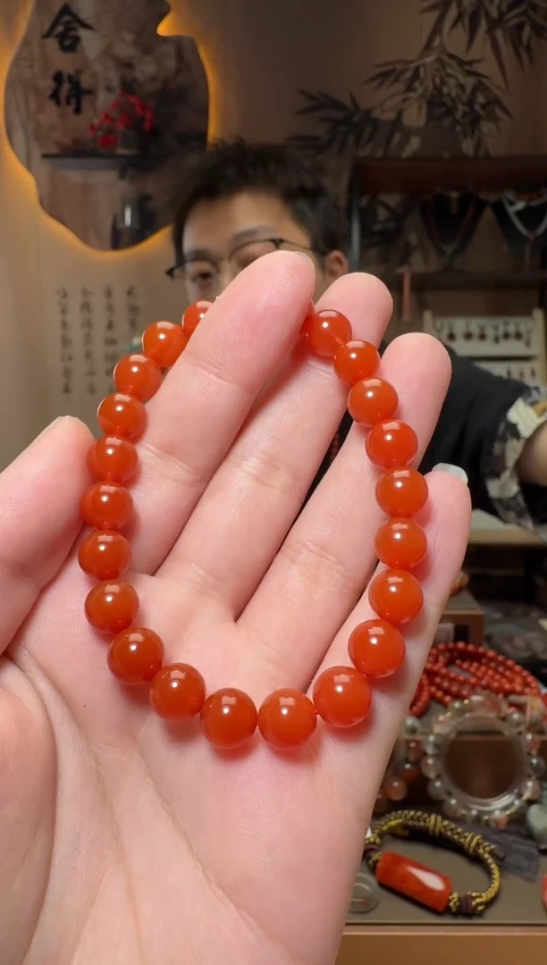 未镶嵌原矿无优化无注胶手串南红玛瑙一条约8mm 多样性发货