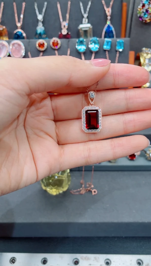 银S925镶嵌吊坠石榴石石榴石吊坠