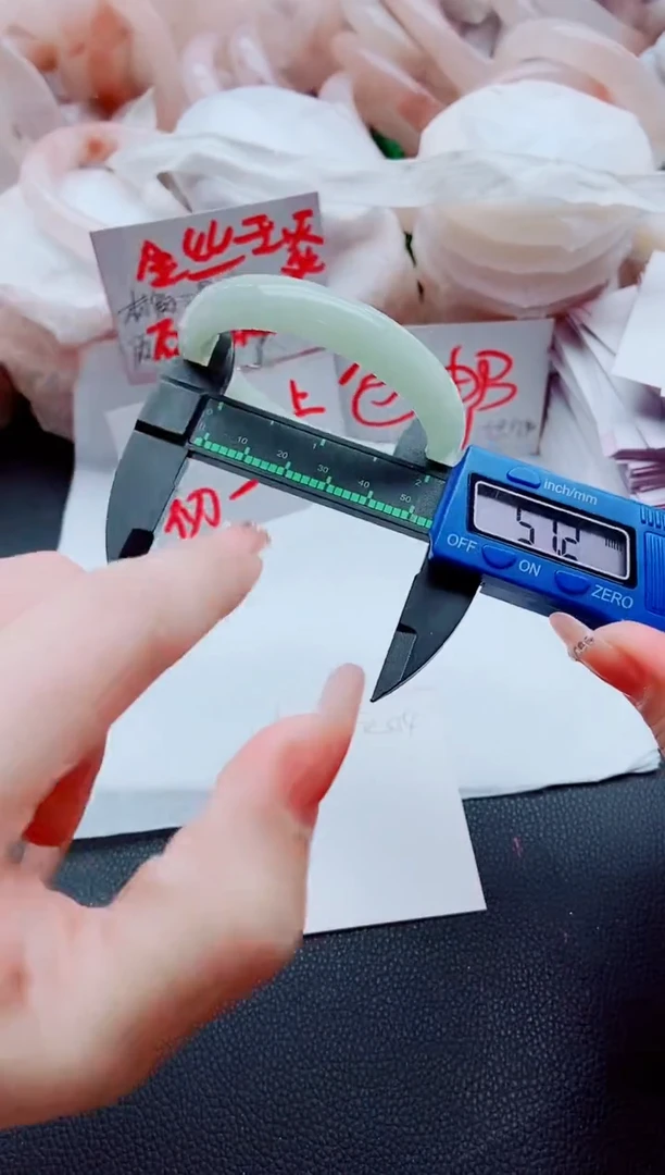 【闪购商品】石英质玉手镯未镶嵌K254-56-57