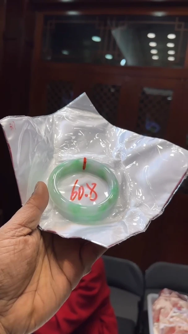 【闪购商品】翡翠手镯未镶嵌手镯