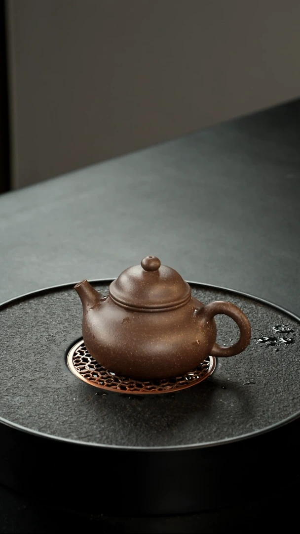 茶壶紫砂精挑大水潭天青和梨皮共生矿容天180cc