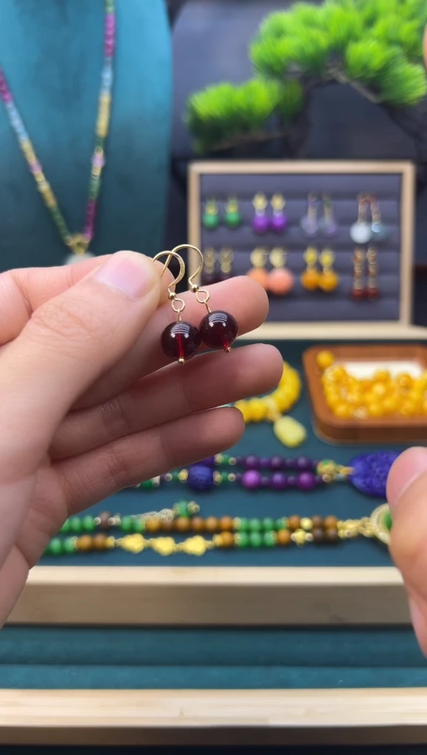 【闪购商品】血珀耳饰14K金镶嵌E29