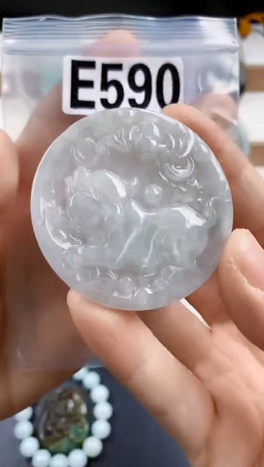 颈饰未镶嵌翡翠天然翡翠吊坠挂件