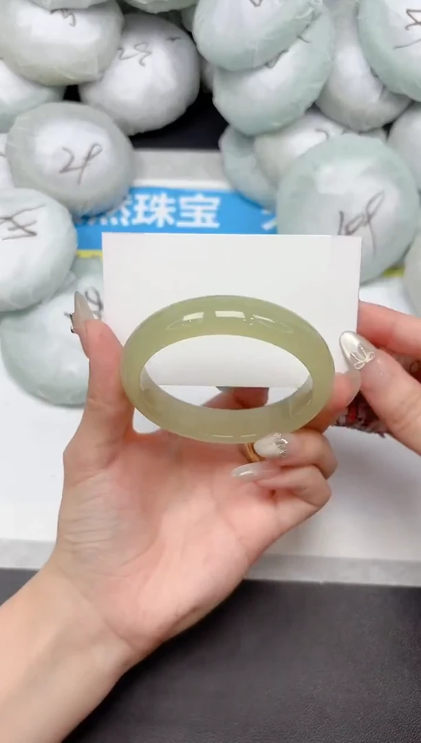 未镶嵌手镯石英质玉69-56.5