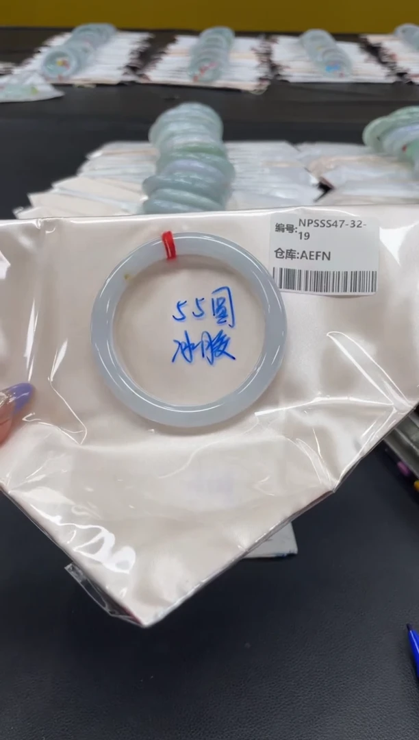 未镶嵌手镯翡翠翡翠手镯