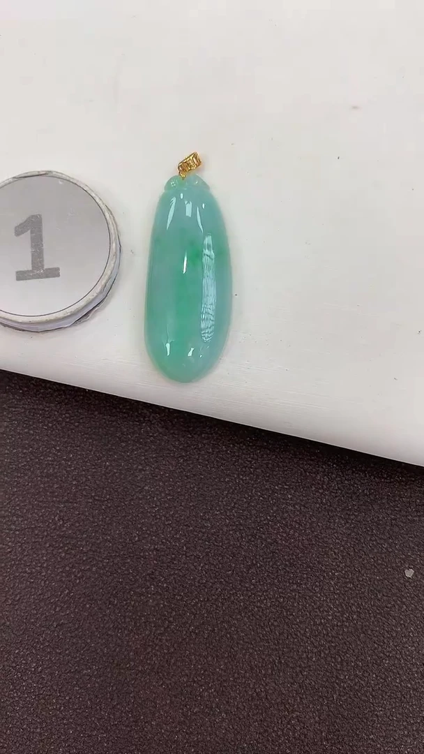 颈饰18K金镶嵌翡翠天然缅甸a货翡翠