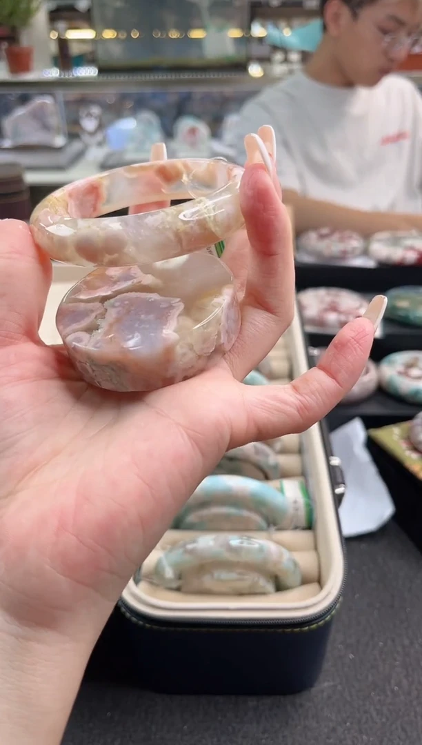 未镶嵌手镯石英质玉尘*丷圈口（赠品镯心）