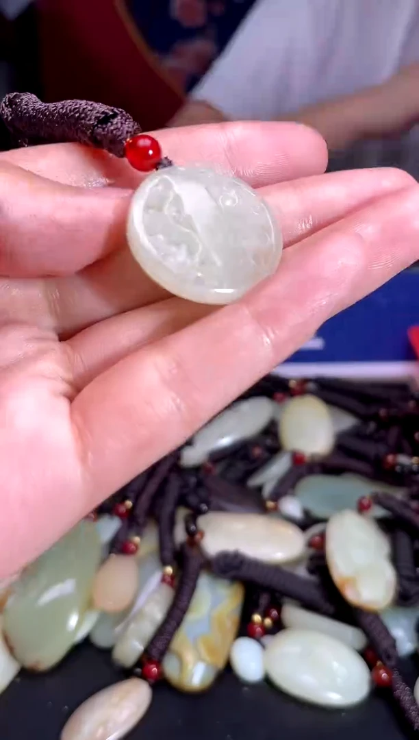 和田玉未镶嵌挂件1