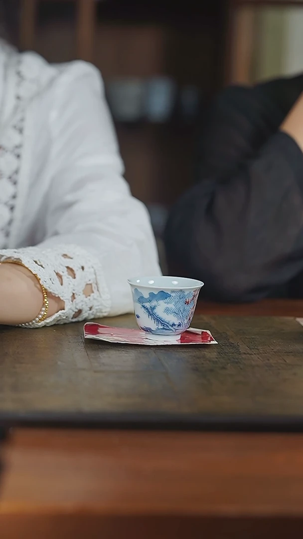 杯弥云斋微瑕釉里红山水杯