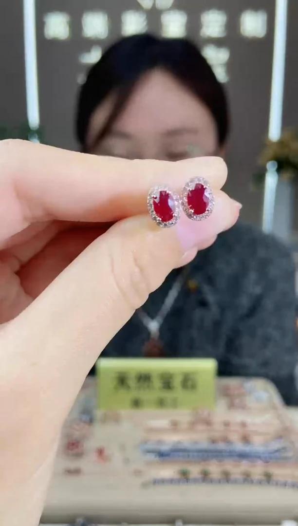 【闪购商品】红宝石耳饰银S925镶嵌耳饰