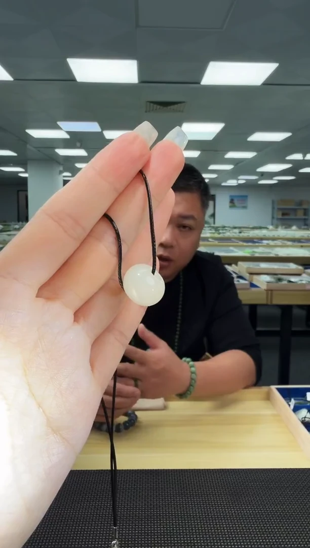 颈饰未镶嵌和田玉白玉吊坠鼓珠  尺寸约12*16