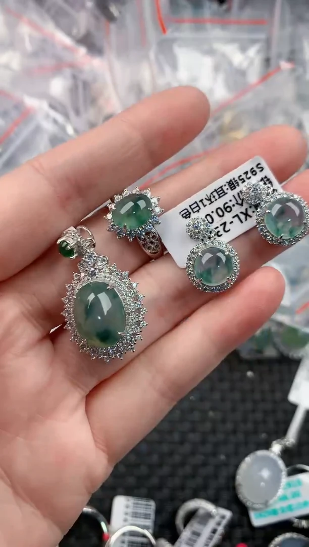 银S925镶嵌戒指翡翠555          9