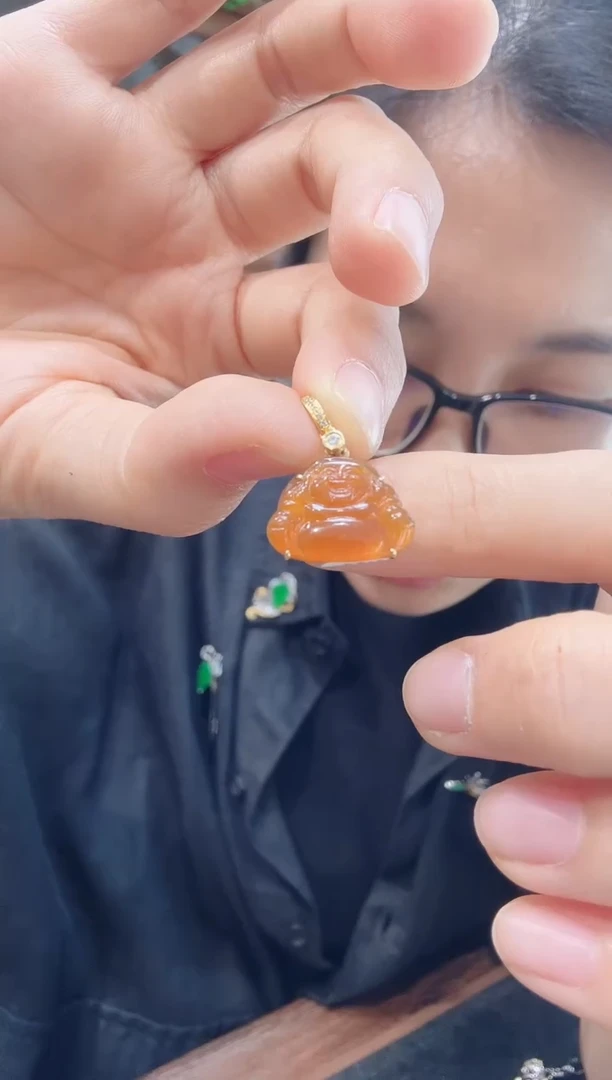 颈饰18K金镶嵌翡翠00002680