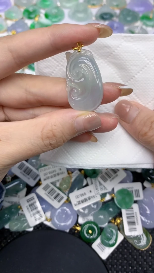 颈饰18K金镶嵌翡翠111111111