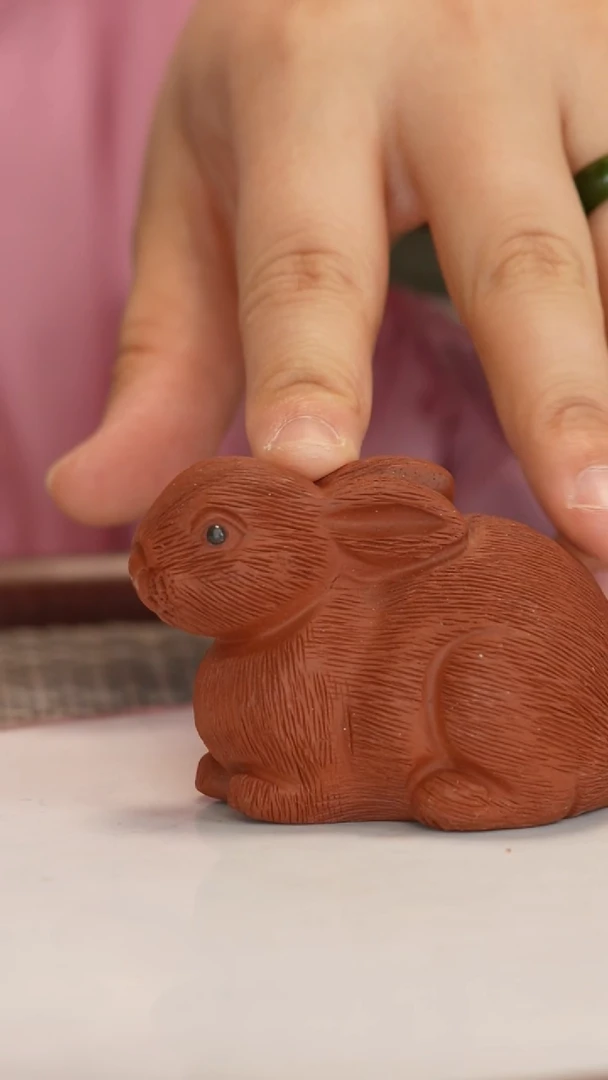 【闪购商品】紫砂茶宠清水泥小兔子