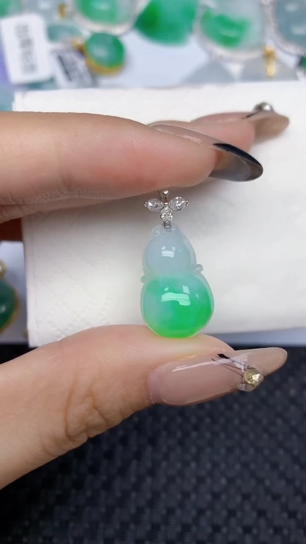 颈饰18K金镶嵌翡翠天然缅甸翡翠a货百元以上9元证书费自理