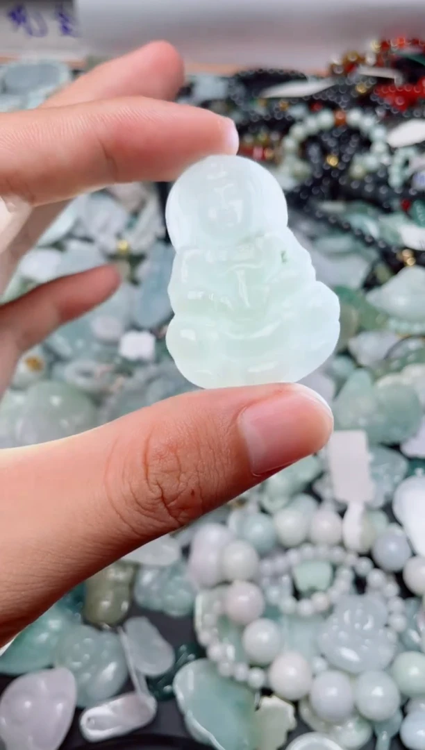 翡翠未镶嵌颈饰92