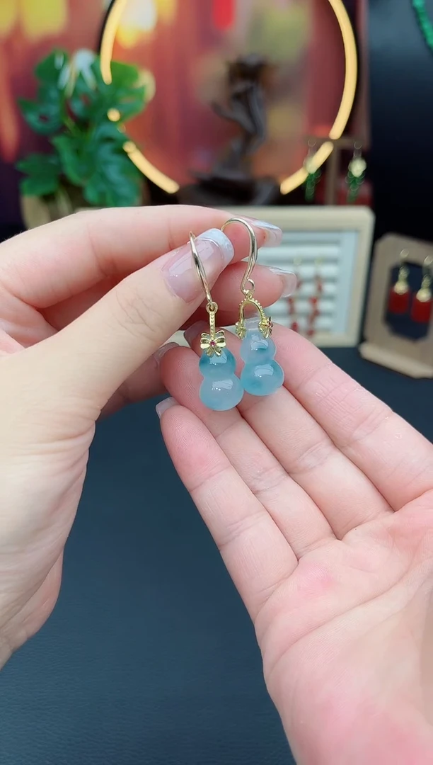 石英质玉（天山翠）未镶嵌耳饰219000