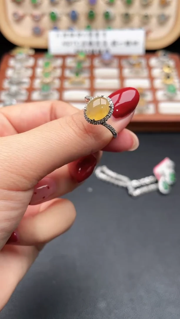 未镶嵌戒指翡翠一物一证一礼盒