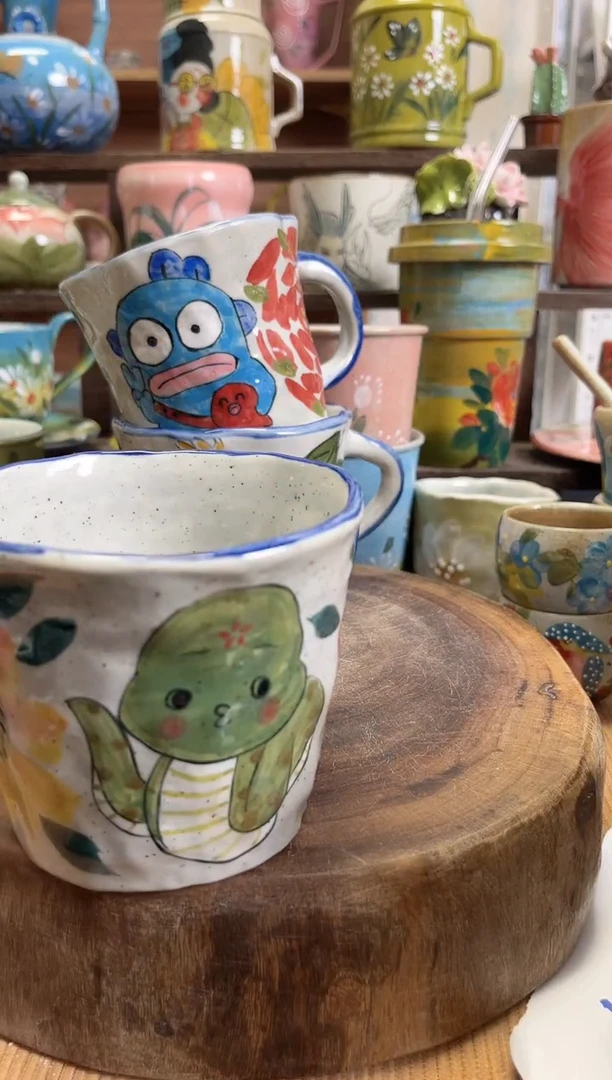 摆件手绘高温釉下陶瓷