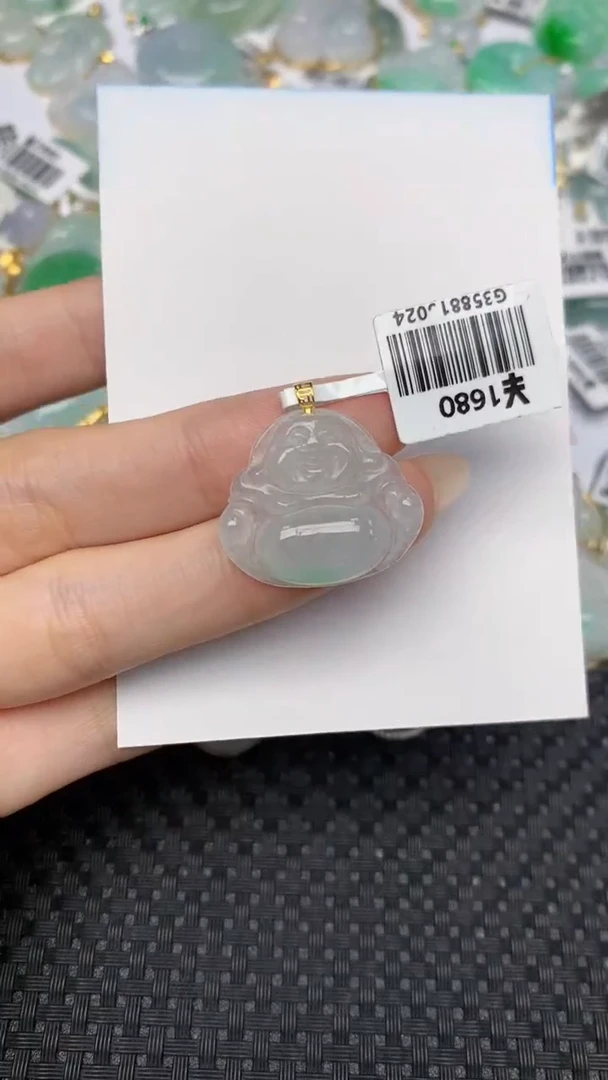 翡翠18K金镶嵌颈饰天然翡翠a货