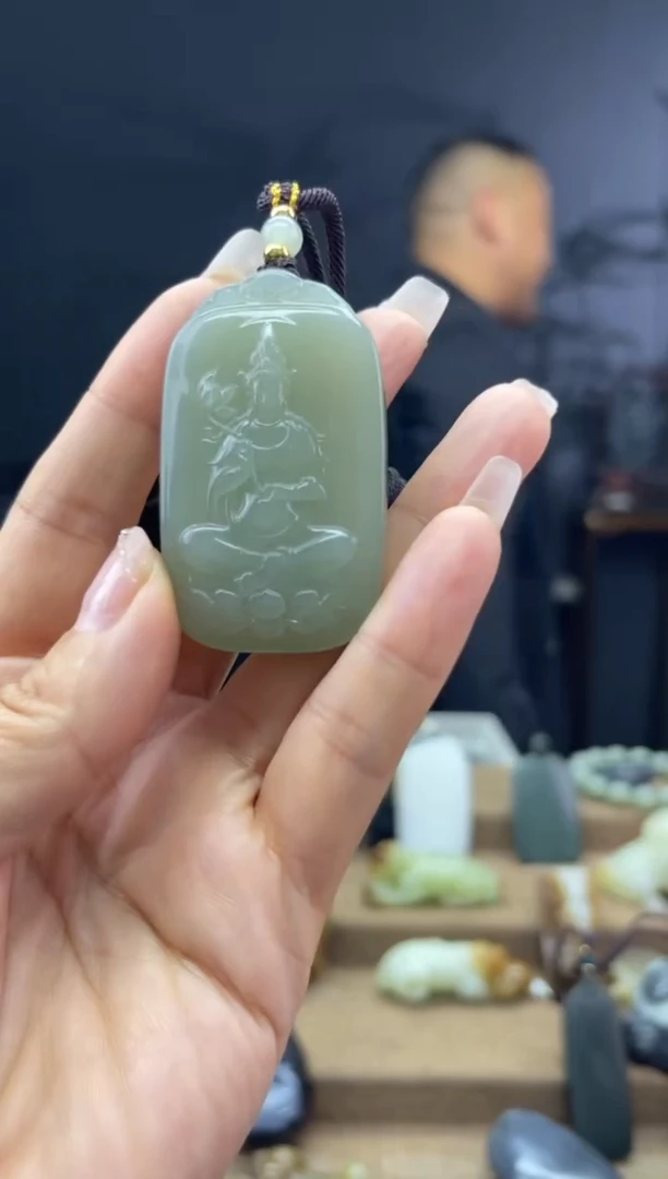 颈饰未镶嵌和田玉1