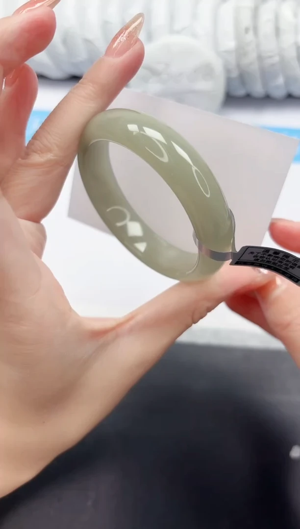 未镶嵌手镯石英质玉204-53.6DK