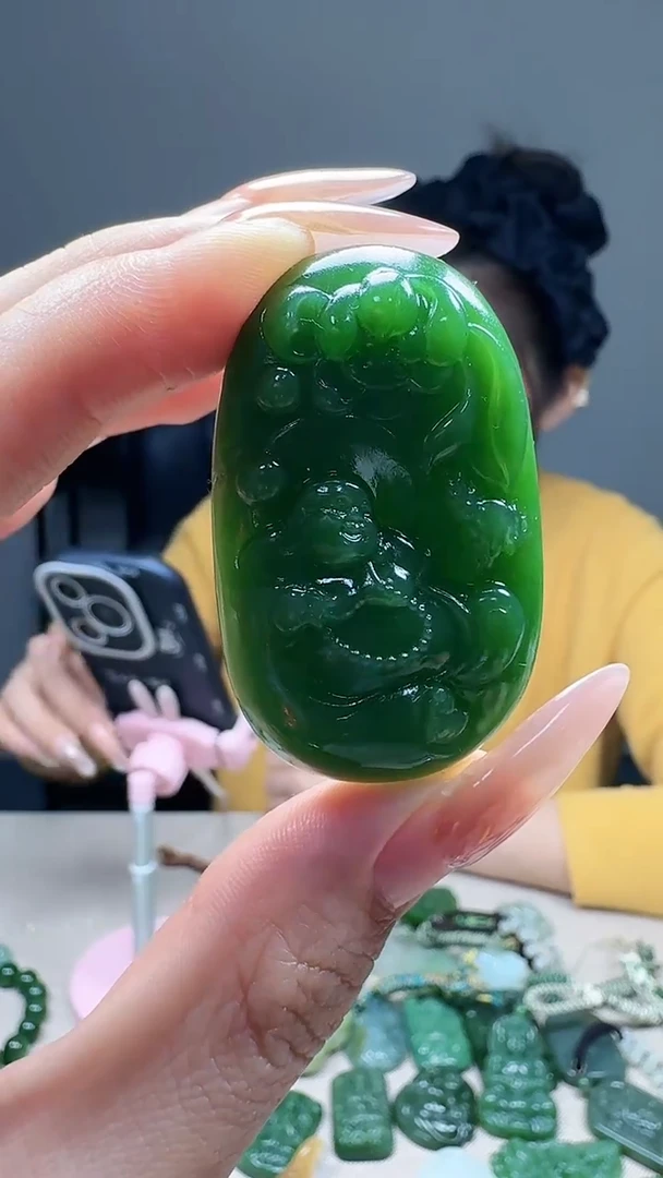 未镶嵌和田玉挂件1
