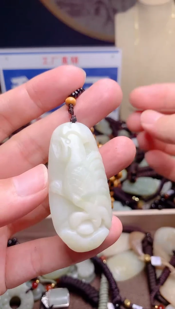 和田玉未镶嵌颈饰1
