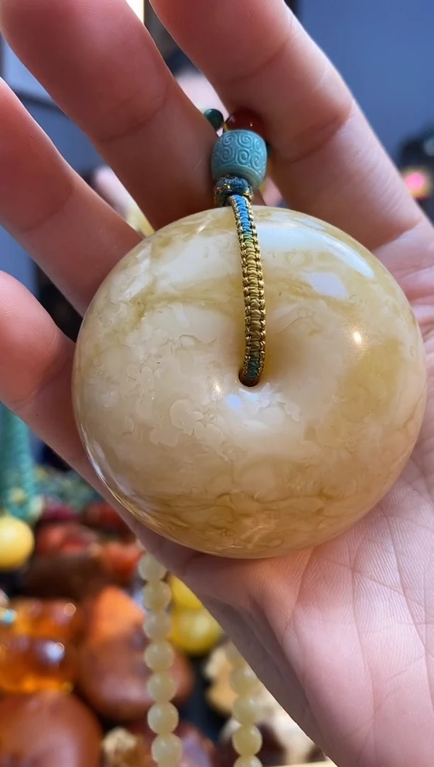 琥珀颈饰未镶嵌吊坠