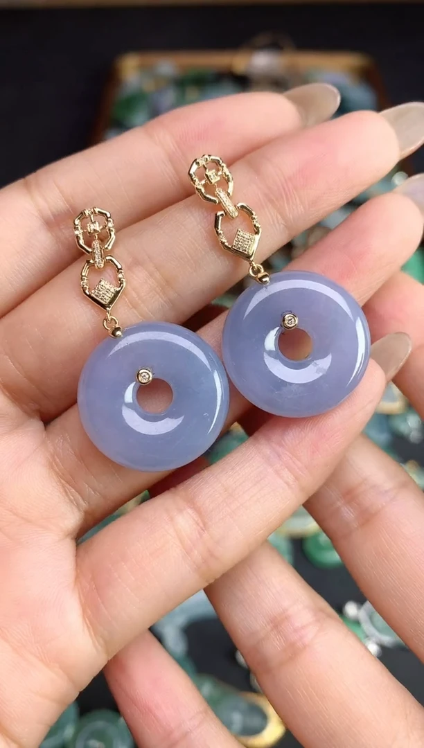 颈饰18K金镶嵌翡翠2025120101