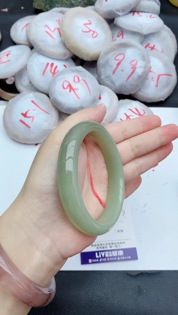 未镶嵌手镯石英质玉24+62/63
