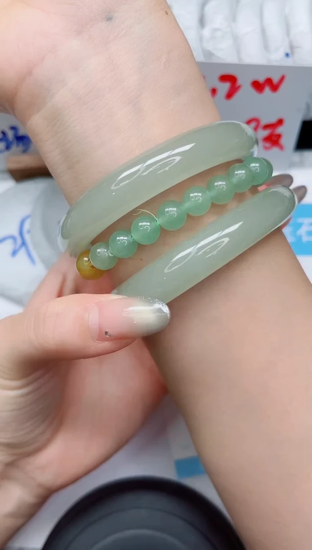 未镶嵌手镯石英质玉194-60.8