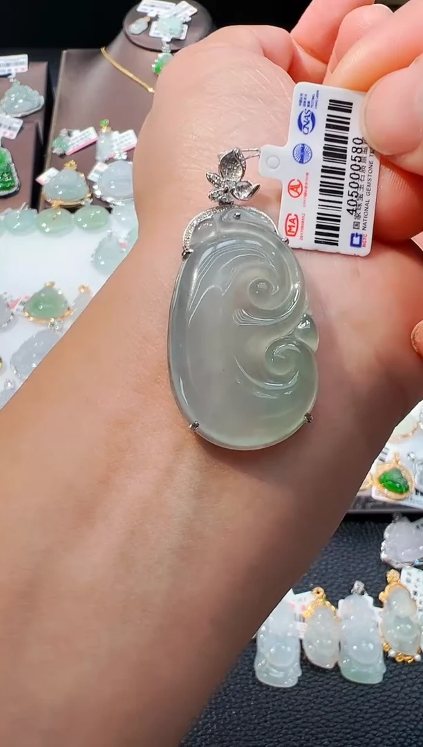 吊坠(不含链)18K金镶嵌翡翠如意吊坠580