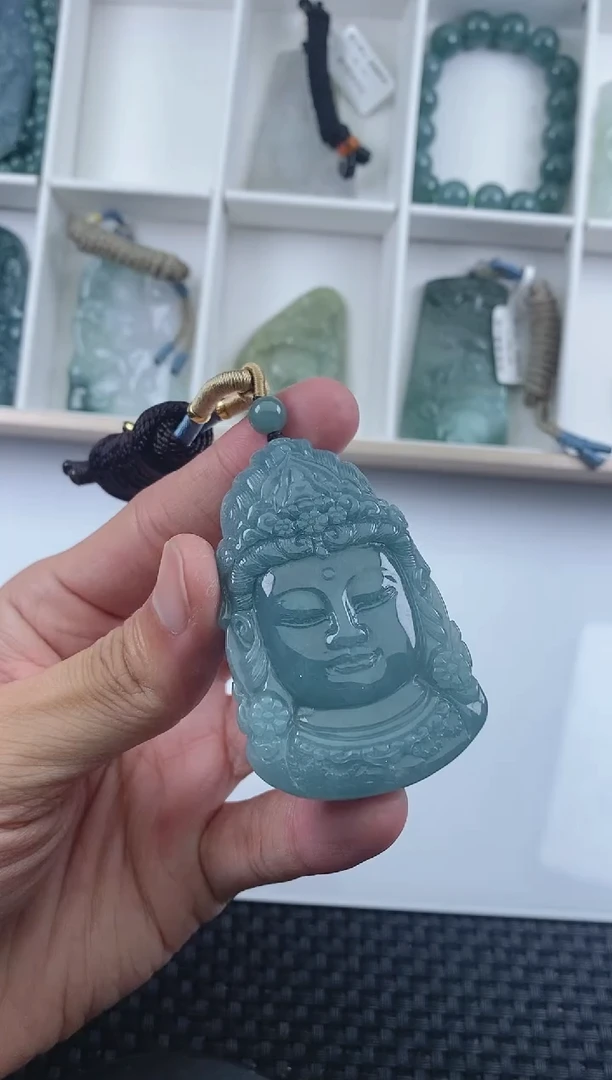 翡翠未镶嵌颈饰木*