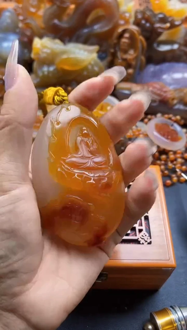 玛瑙/玉髓挂件未镶嵌5****5ll