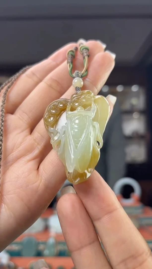 颈饰未镶嵌和田玉佩佩