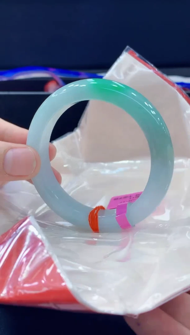 未镶嵌手镯翡翠翡翠手镯