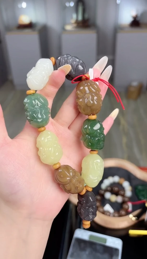 手串未镶嵌和田玉董小姐推荐 多样性发货 拍一发一db