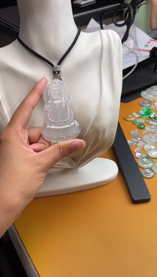 翡翠未镶嵌吊坠(不含链)素衣 70.1 43.7 5.3