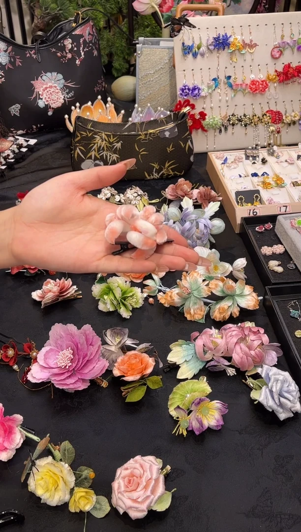 织绣L****～非遗苏绣手工饰品