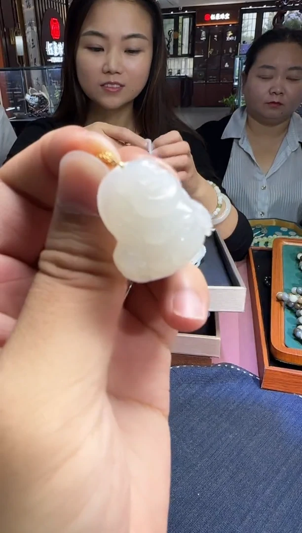 18K金镶嵌和田玉挂件【陆928】62 7026