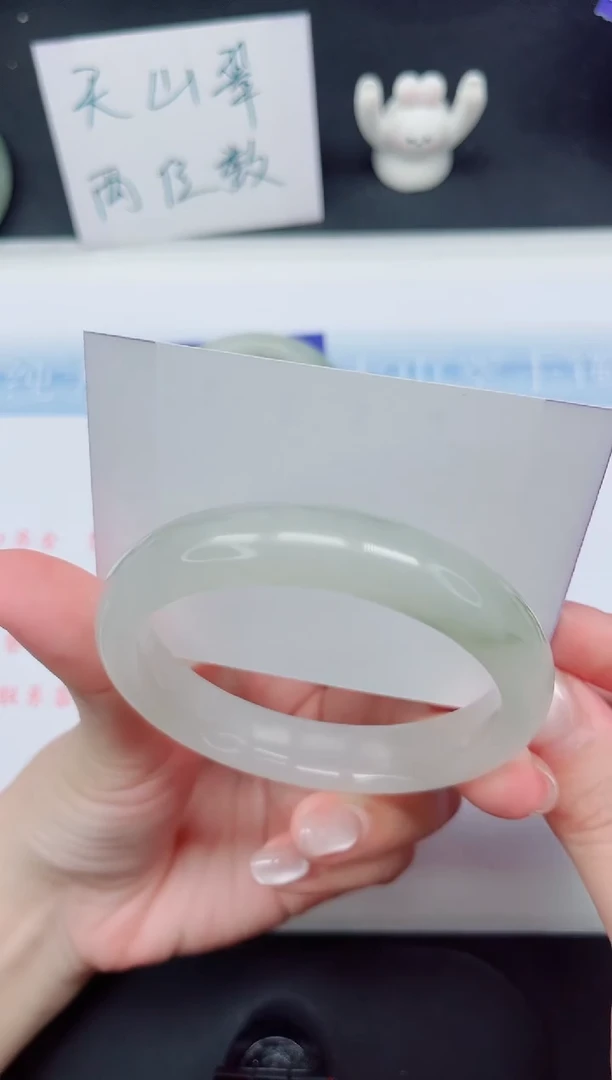 【闪购商品】石英质玉手镯未镶嵌159-58.4