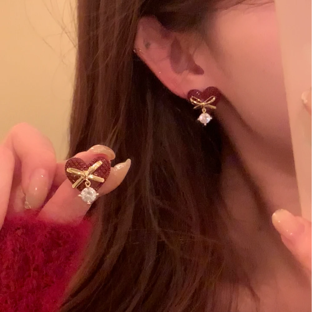 铜合金锆石耳饰 新年气质纹理爱心闪锆蝴蝶结耳环女温柔耳针耳饰