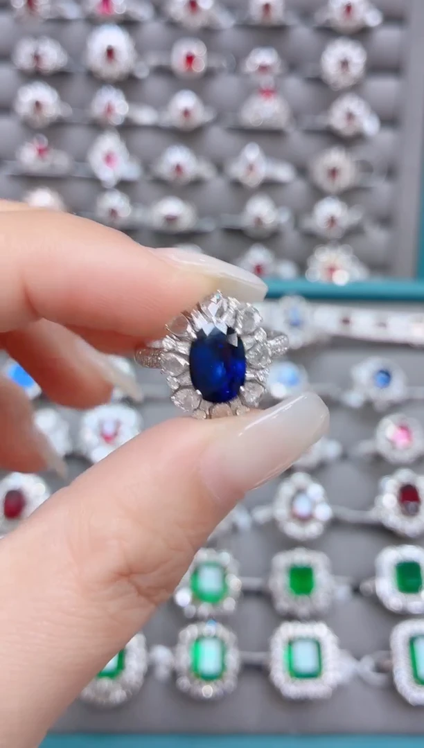 蓝宝石18K戒指18K金镶嵌-2.5ct