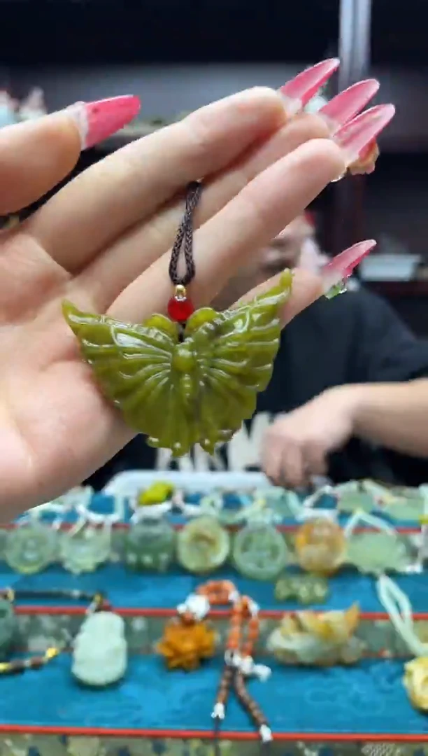 未镶嵌岫玉吊坠·