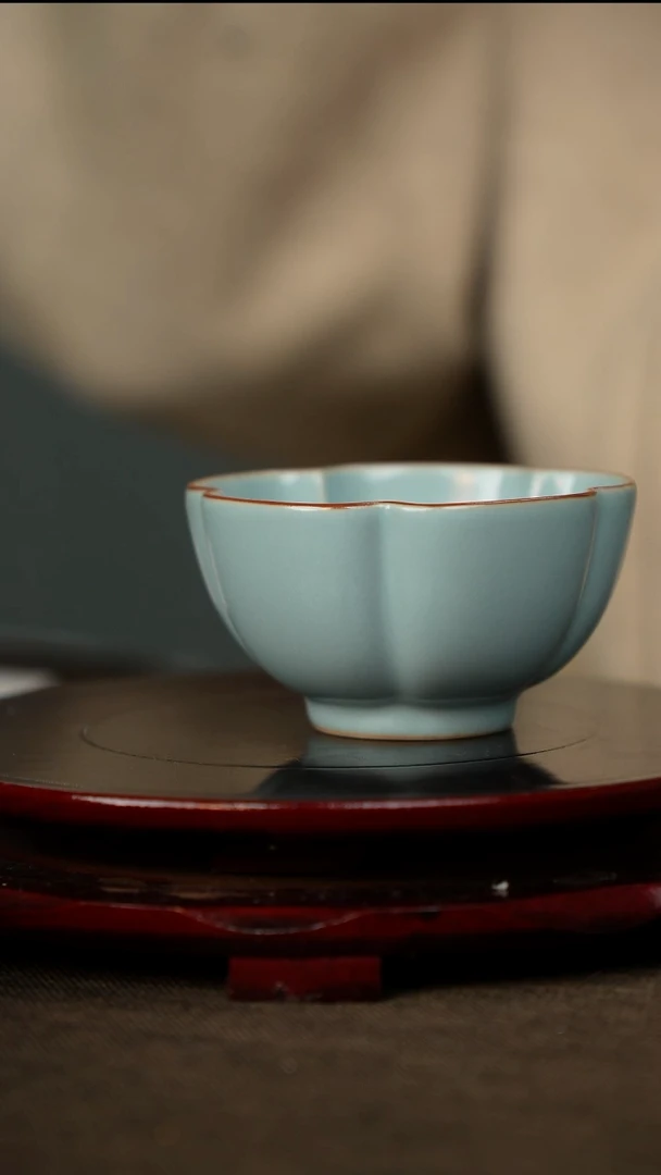 微微瑕  五瓣梅花 无底款