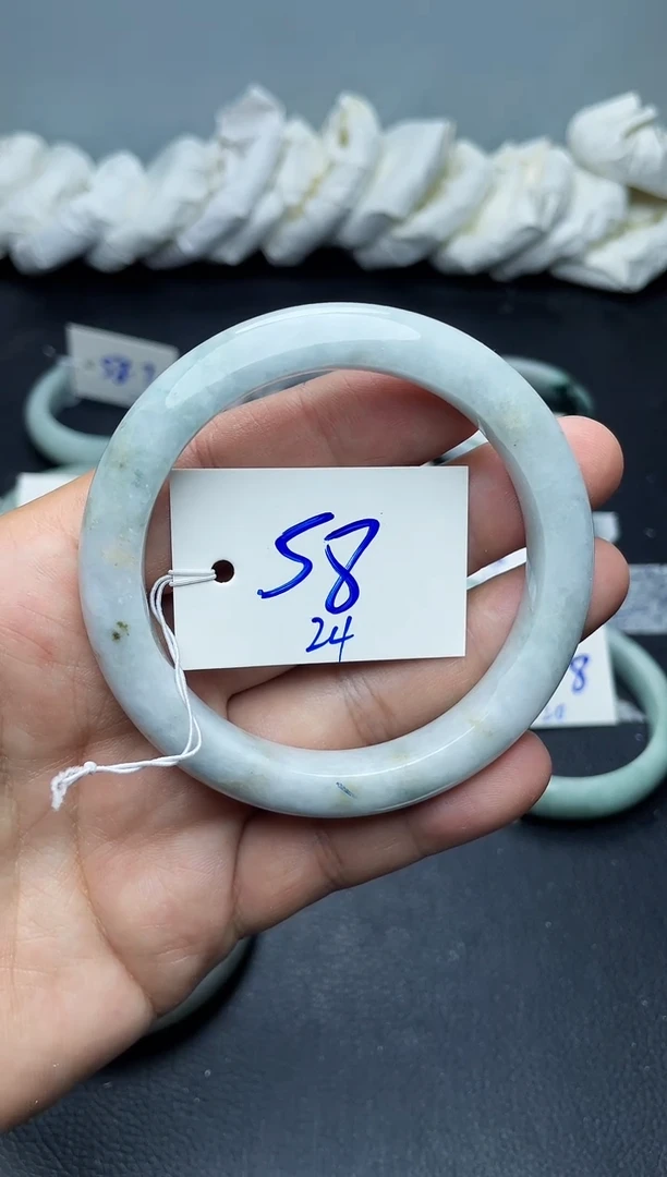 未镶嵌手镯翡翠24