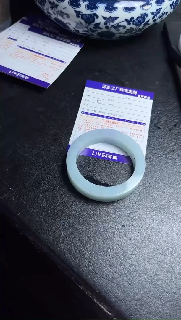 未镶嵌手镯定制翡翠安*定制产品不退不换