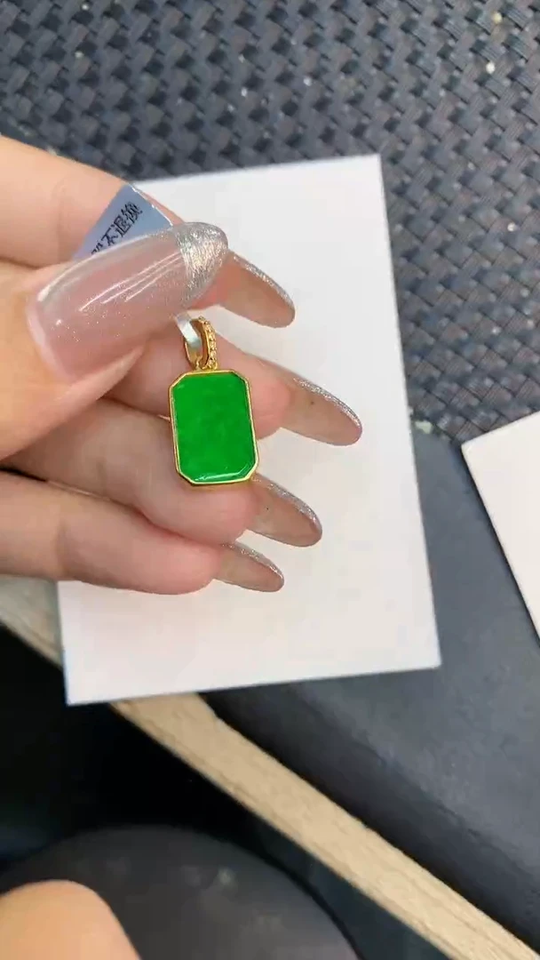 颈饰未镶嵌翡翠1